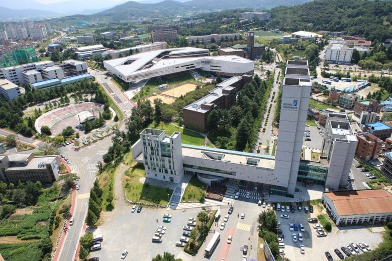 Tòa cảnh trường đại học Jeonju