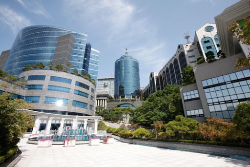 Cổng chính của đại học Seo Kyeong