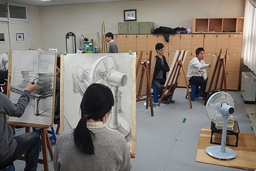Lớp học hội họa tại trường Đại học nghệ thuật ChuGye